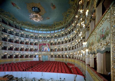 L’incendio del Teatro La Fenice: un tributo alla resilienza di Venezia e del Maestro Riccardo Muti