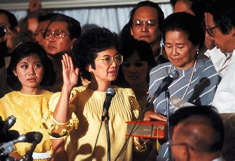 La Rivoluzione EDSA: Un Cambio di Potere Pacifico guidato dal Coraggio di Corazon Aquino